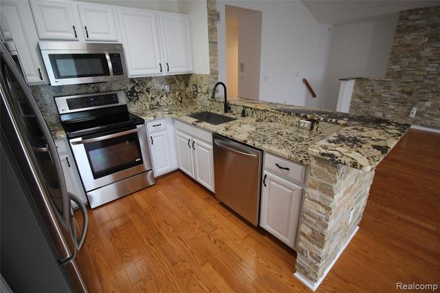 2224 Leighton Drive, Utica, MI 48317
