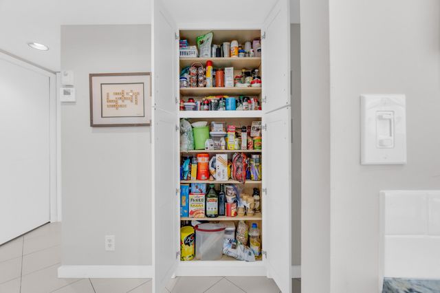 7185 Huntington Lane 202, Delray Beach, FL 33446