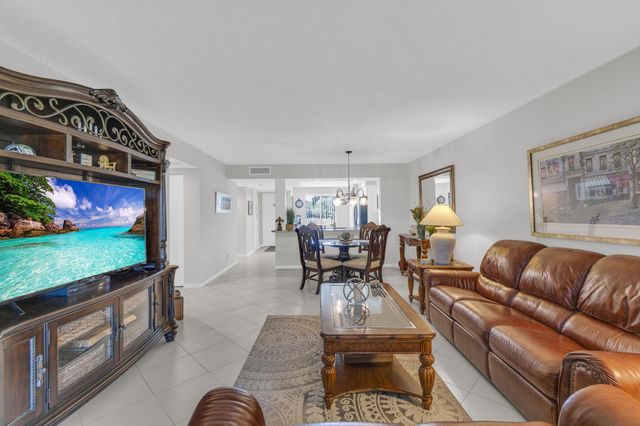 7185 Huntington Lane 202, Delray Beach, FL 33446