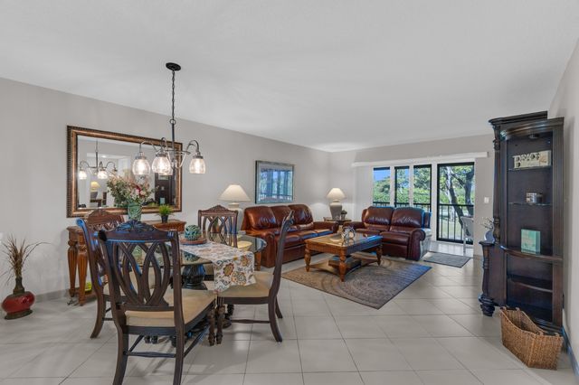 7185 Huntington Lane 202, Delray Beach, FL 33446