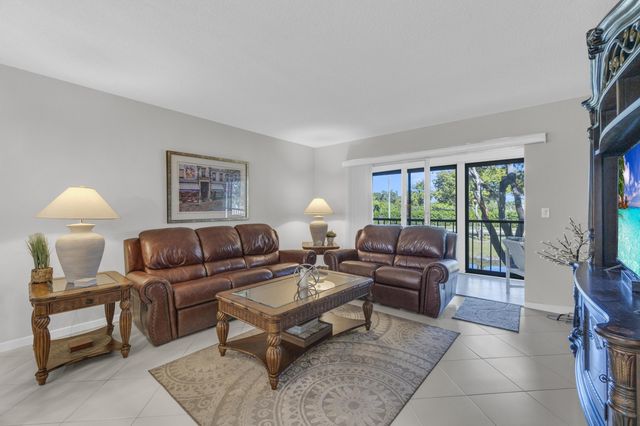 7185 Huntington Lane 202, Delray Beach, FL 33446