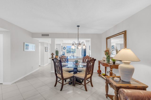 7185 Huntington Lane 202, Delray Beach, FL 33446