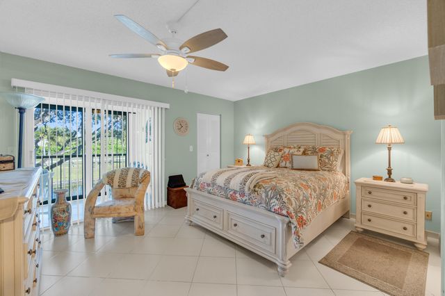 7185 Huntington Lane 202, Delray Beach, FL 33446