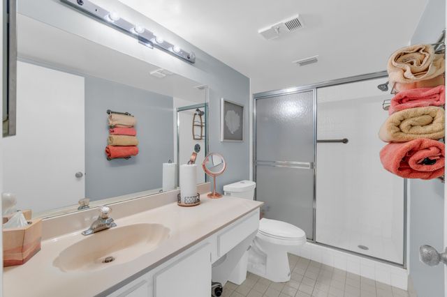 7185 Huntington Lane 202, Delray Beach, FL 33446