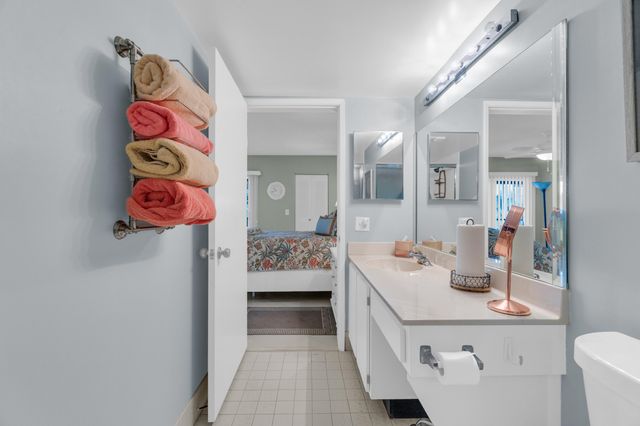 7185 Huntington Lane 202, Delray Beach, FL 33446