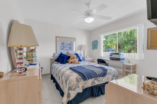 7185 Huntington Lane 202, Delray Beach, FL 33446