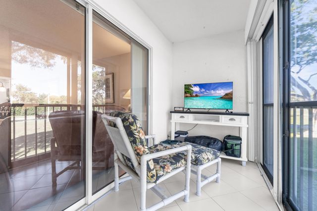7185 Huntington Lane 202, Delray Beach, FL 33446