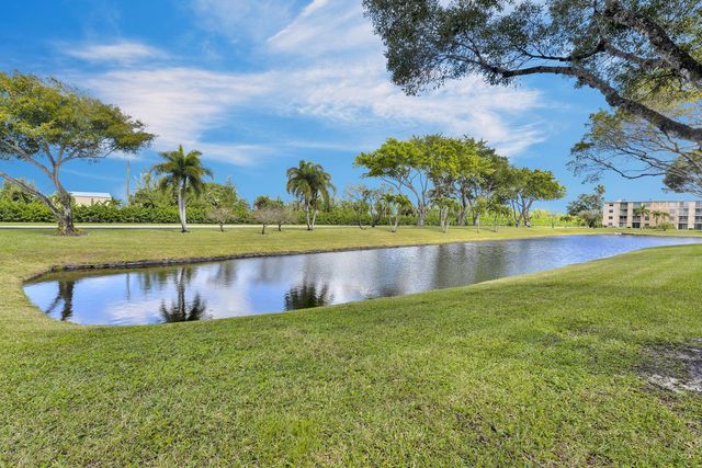 7185 Huntington Lane 202, Delray Beach, FL 33446