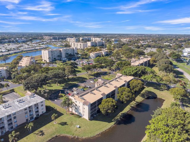 7185 Huntington Lane 202, Delray Beach, FL 33446