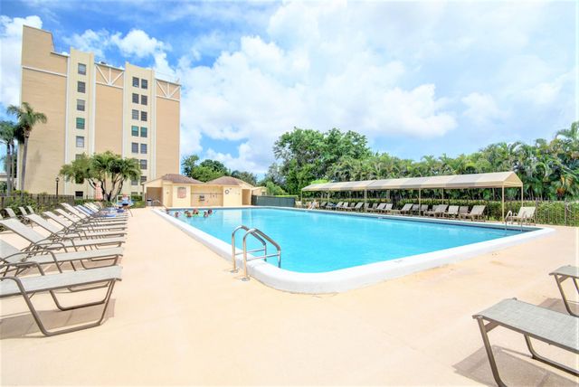 7185 Huntington Lane 202, Delray Beach, FL 33446