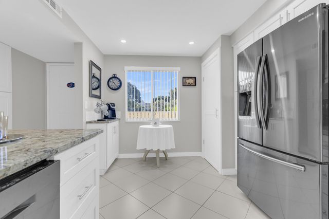 7185 Huntington Lane 202, Delray Beach, FL 33446