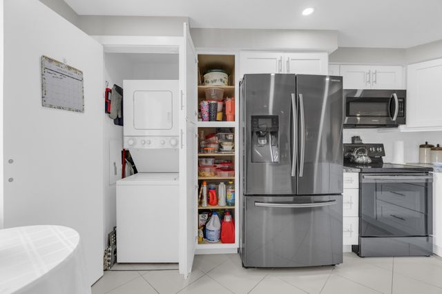 7185 Huntington Lane 202, Delray Beach, FL 33446