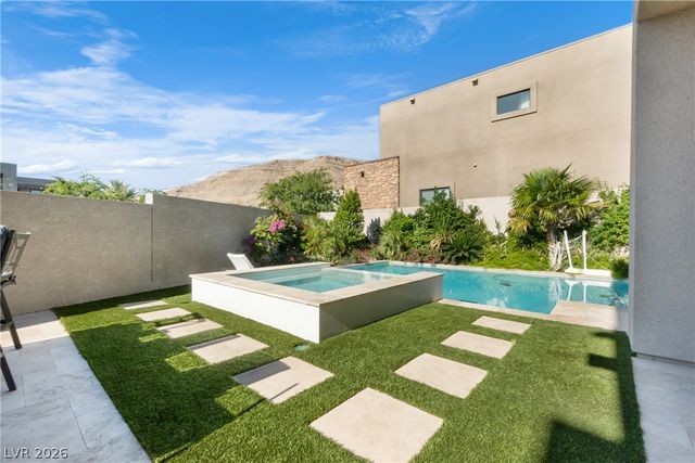 6165 Amber View Street, Las Vegas, NV 89135