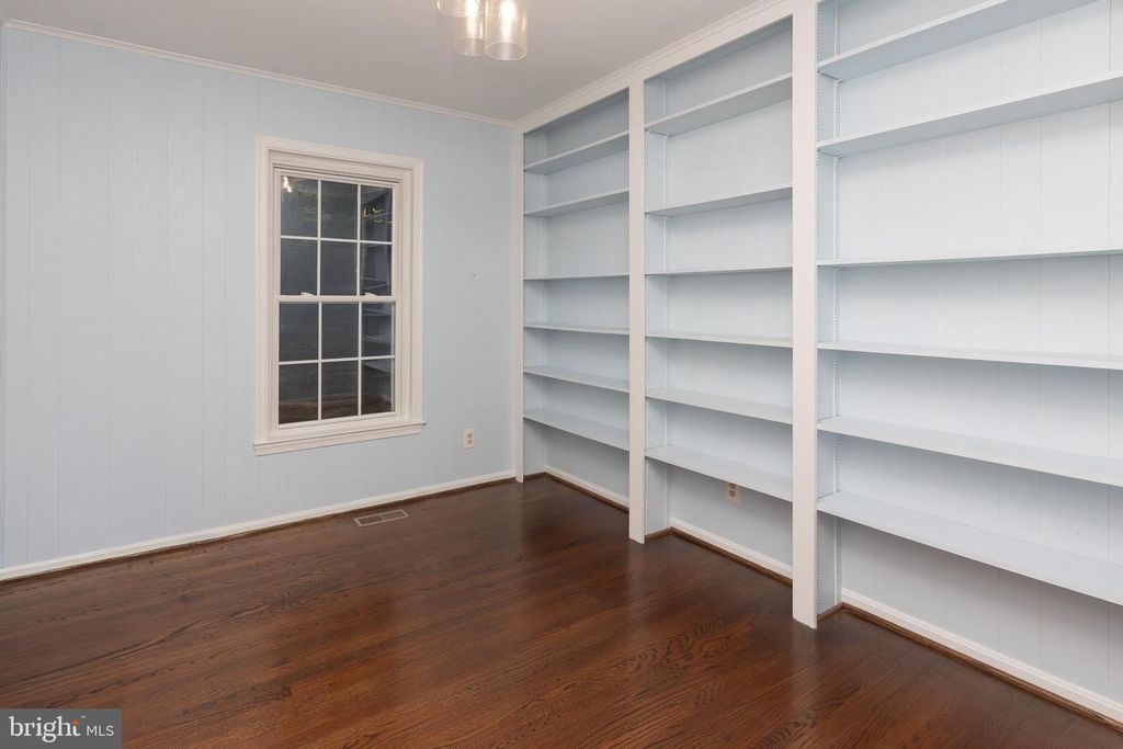 Image 13 of property listing at 11126 OLD CARRIAGE RD, Glen Arm, MD 21057