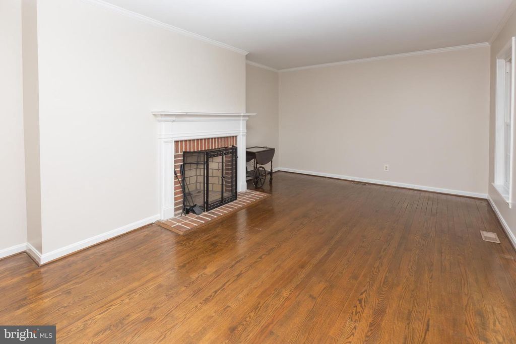 Image 5 of property listing at 11126 OLD CARRIAGE RD, Glen Arm, MD 21057