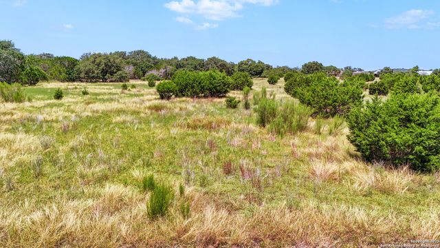 532 Buckskin Trl, Bandera, TX 78003