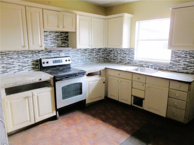 2009 Myrtle AVE, Punta Gorda, FL 33950