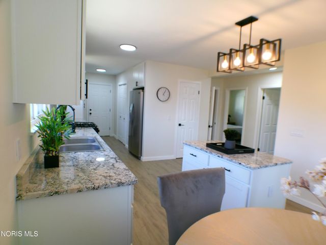2560 Koehler Avenue, Toledo, OH 43613