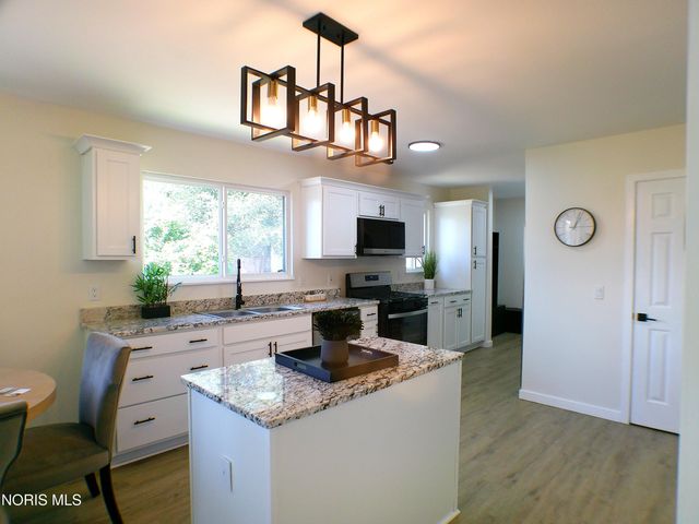 2560 Koehler Avenue, Toledo, OH 43613
