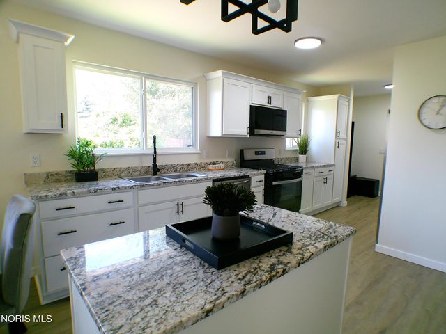 2560 Koehler Avenue, Toledo, OH 43613