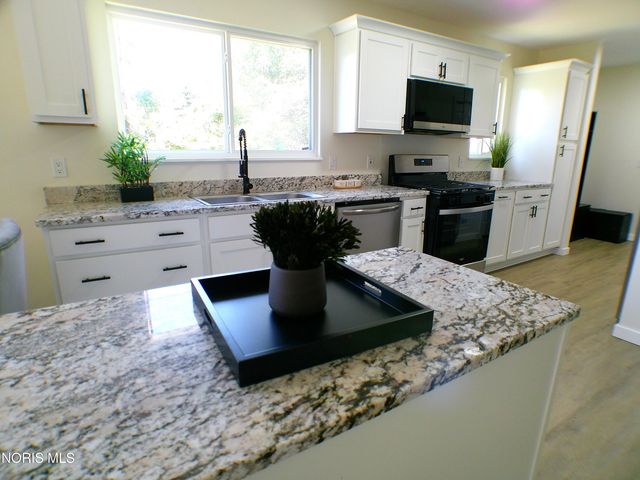 2560 Koehler Avenue, Toledo, OH 43613