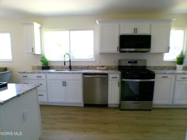 2560 Koehler Avenue, Toledo, OH 43613