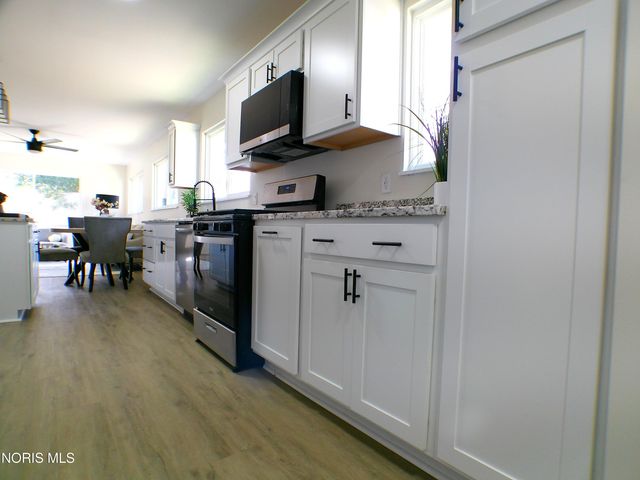 2560 Koehler Avenue, Toledo, OH 43613
