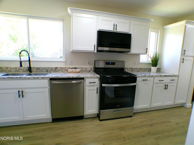 2560 Koehler Avenue, Toledo, OH 43613