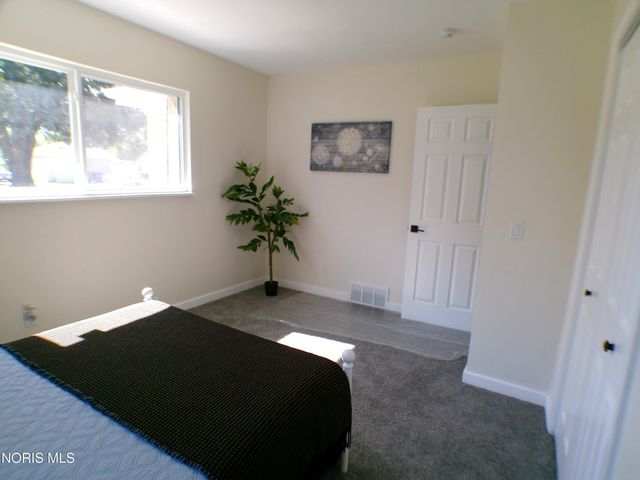 2560 Koehler Avenue, Toledo, OH 43613
