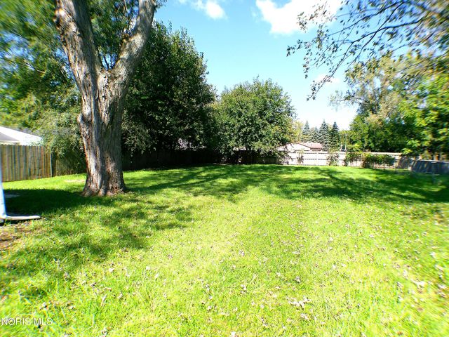 2560 Koehler Avenue, Toledo, OH 43613