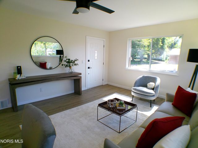 2560 Koehler Avenue, Toledo, OH 43613