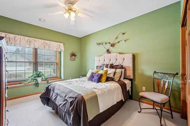 N32W22121 Hill N Dale CIRCLE, Pewaukee, WI 53072