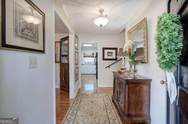 27 Walnut Drive, Cartersville, GA 30120