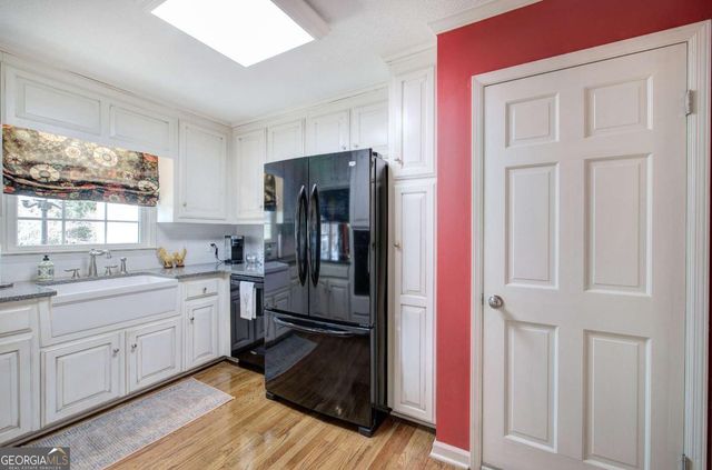 27 Walnut Drive, Cartersville, GA 30120