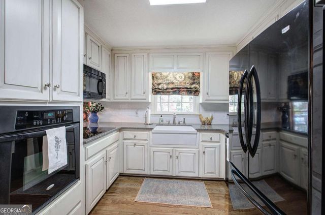 27 Walnut Drive, Cartersville, GA 30120