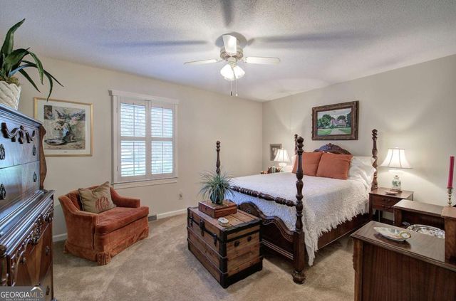 27 Walnut Drive, Cartersville, GA 30120