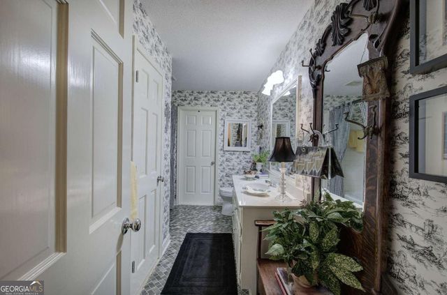 27 Walnut Drive, Cartersville, GA 30120