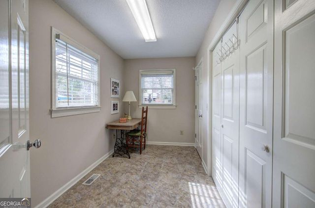 27 Walnut Drive, Cartersville, GA 30120