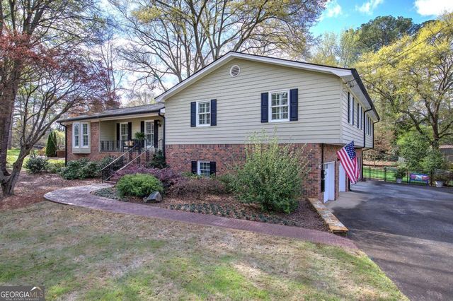 27 Walnut Drive, Cartersville, GA 30120