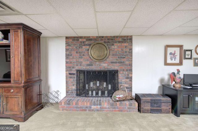 27 Walnut Drive, Cartersville, GA 30120