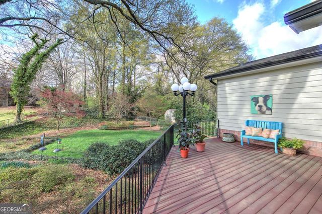 27 Walnut Drive, Cartersville, GA 30120