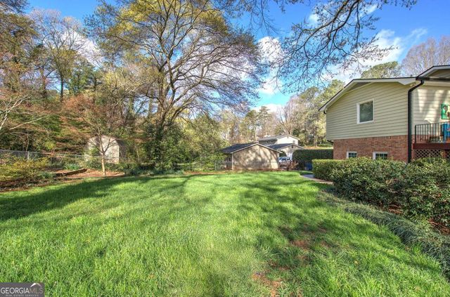 27 Walnut Drive, Cartersville, GA 30120