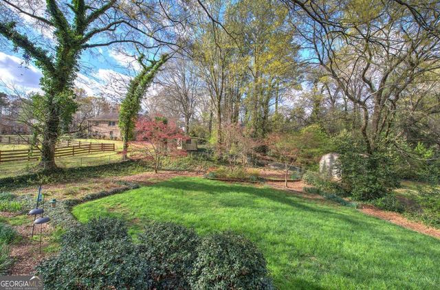 27 Walnut Drive, Cartersville, GA 30120