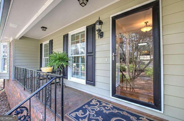 27 Walnut Drive, Cartersville, GA 30120