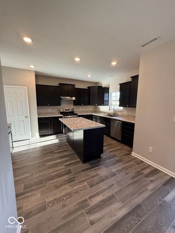 776 Jefferson Park Drive, Pittsboro, IN 46167