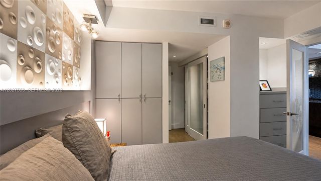 100 Lincoln Rd 533, Miami Beach, FL 33139