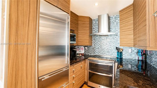 100 Lincoln Rd 533, Miami Beach, FL 33139
