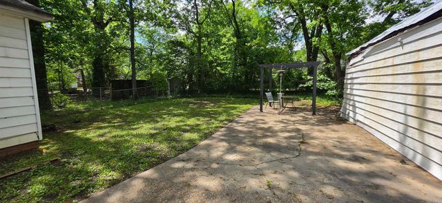 1818 S Olive Street, Pine Bluff, AR 71603
