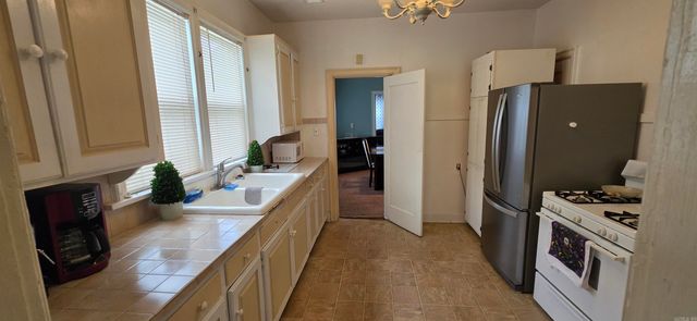 1818 S Olive Street, Pine Bluff, AR 71603