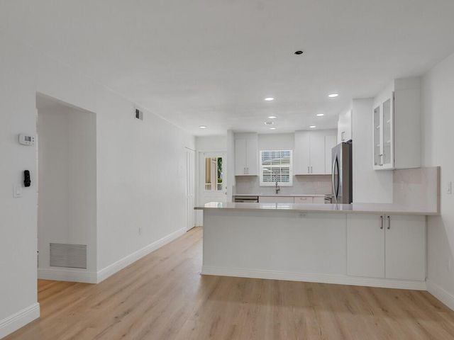 900 Jasmine Lane, Vero Beach, FL 32963